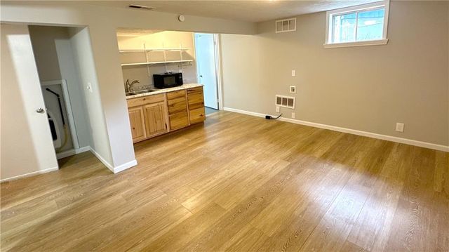 1208 SE 4th Terrace, Lee's Summit, MO 64063