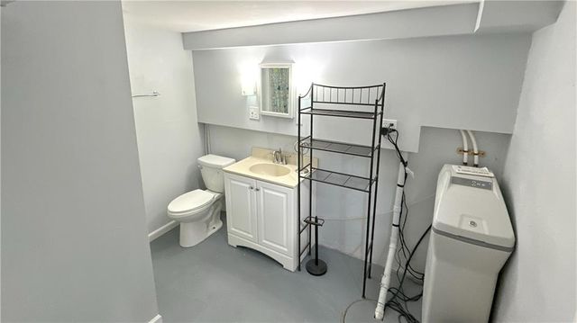 1208 SE 4th Terrace, Lee's Summit, MO 64063