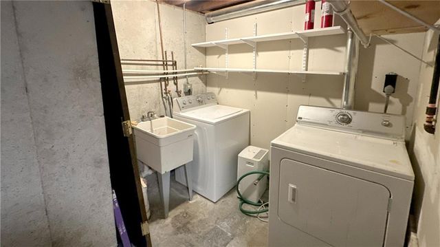 1208 SE 4th Terrace, Lee's Summit, MO 64063