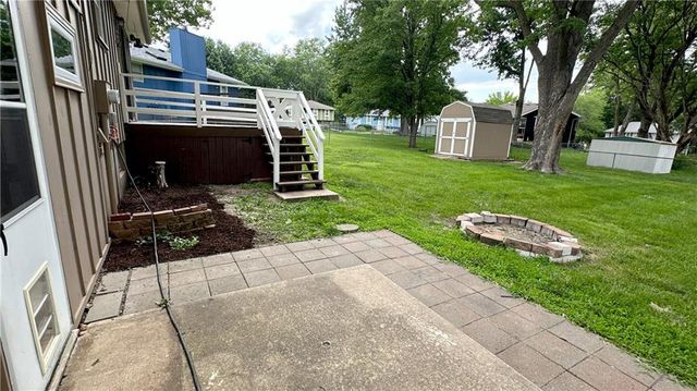 1208 SE 4th Terrace, Lee's Summit, MO 64063