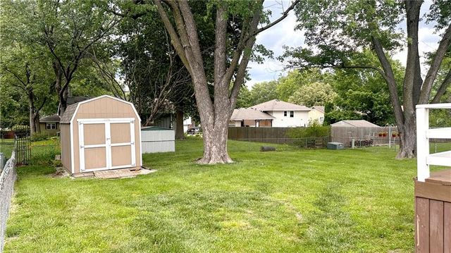 1208 SE 4th Terrace, Lee's Summit, MO 64063