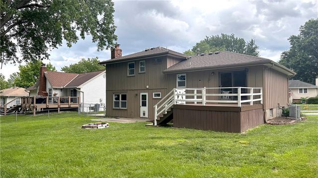 1208 SE 4th Terrace, Lee's Summit, MO 64063