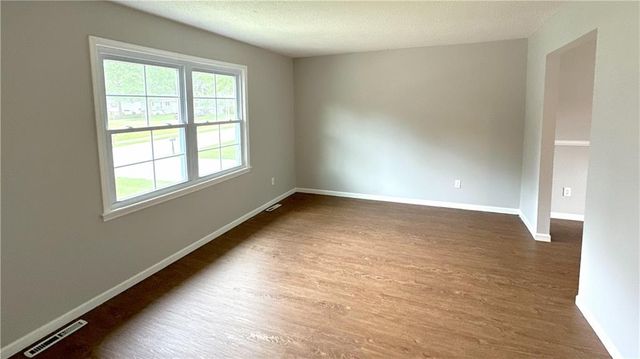 1208 SE 4th Terrace, Lee's Summit, MO 64063