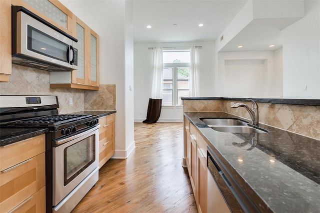 2002 Blodgett Street, Houston, TX 77004