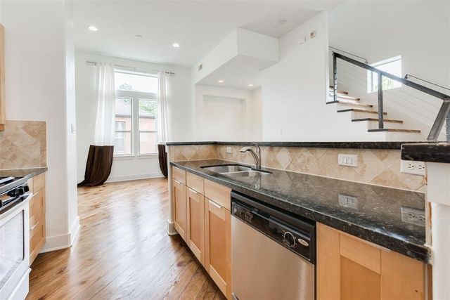 2002 Blodgett Street, Houston, TX 77004