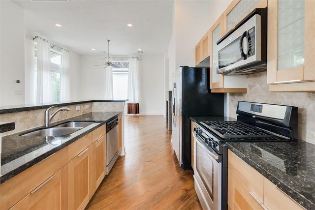 2002 Blodgett Street, Houston, TX 77004