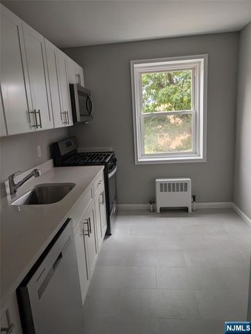 2330 Linwood Avenue 3G, Fort Lee, NJ 07024