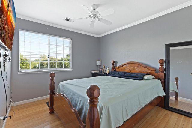 1745 Parkside Dr, Tracy, CA 95376