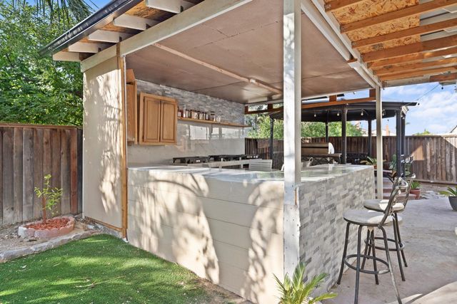 1745 Parkside Dr, Tracy, CA 95376