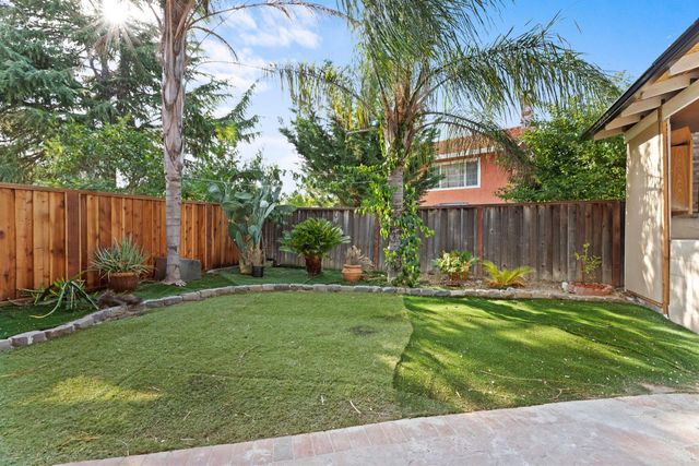 1745 Parkside Dr, Tracy, CA 95376