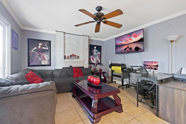 1745 Parkside Dr, Tracy, CA 95376