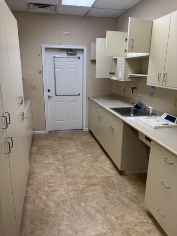 1557 Commerce Ave 203 & 204, Staunton, VA 24401