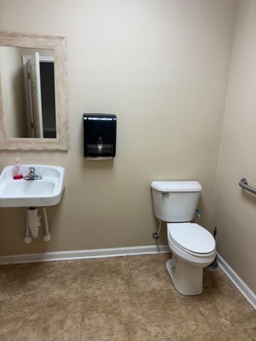 1557 Commerce Ave 203 & 204, Staunton, VA 24401