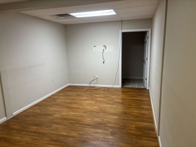 1557 Commerce Ave 203 & 204, Staunton, VA 24401