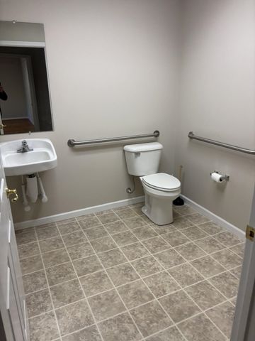 1557 Commerce Ave 203 & 204, Staunton, VA 24401