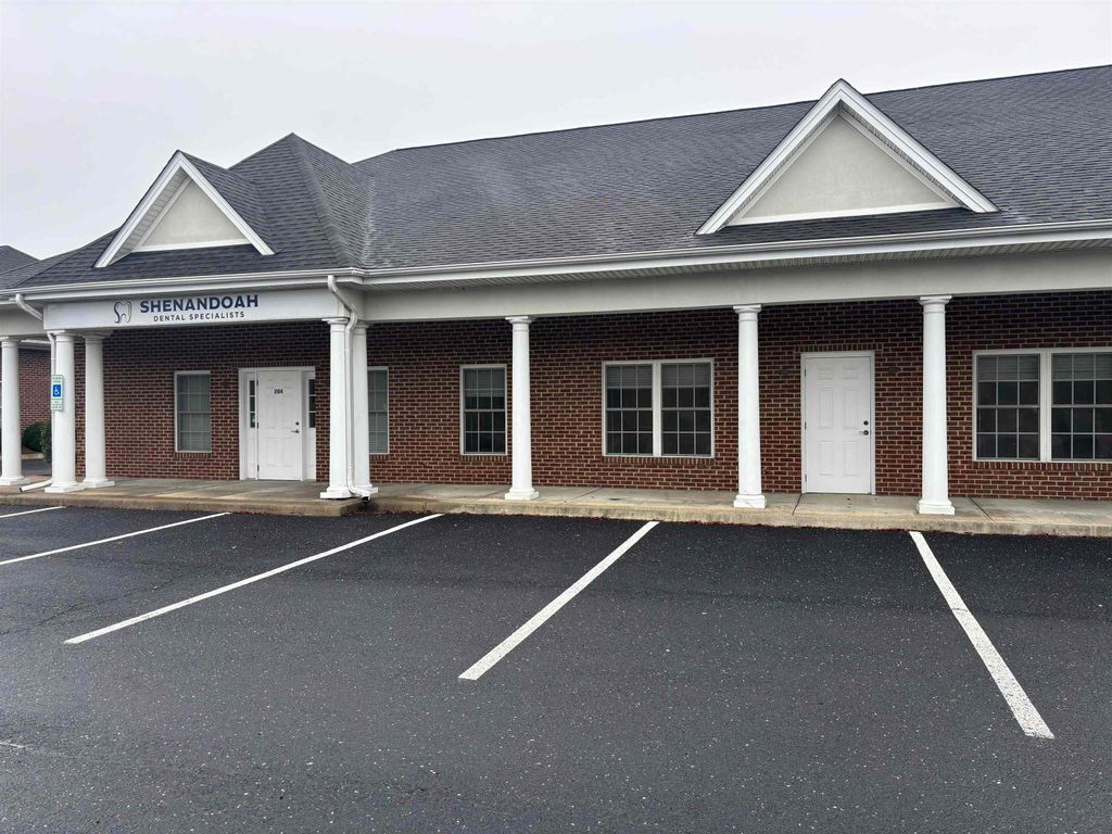 1557 Commerce Ave 203 & 204, Staunton, VA 24401