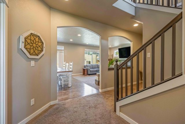 746 N Roundhouse Court, Sisters, OR 97759