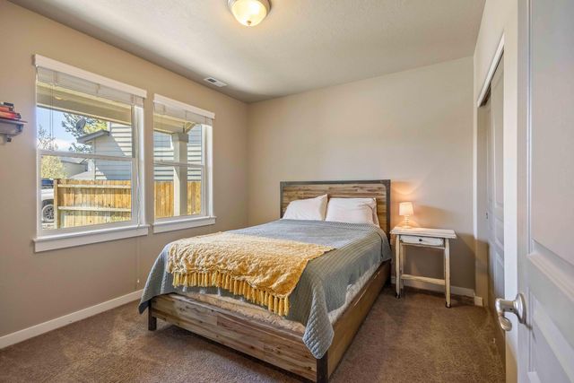 746 N Roundhouse Court, Sisters, OR 97759