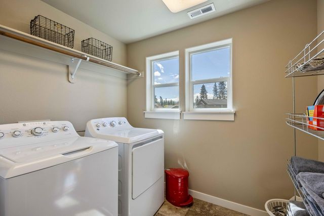 746 N Roundhouse Court, Sisters, OR 97759