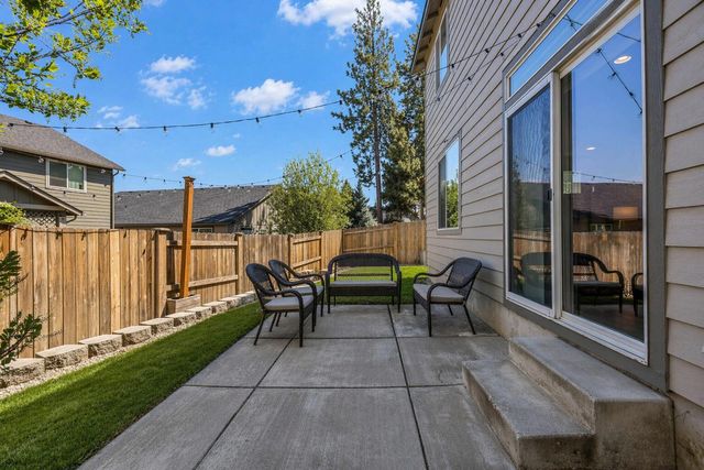 746 N Roundhouse Court, Sisters, OR 97759