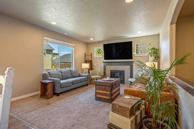 746 N Roundhouse Court, Sisters, OR 97759