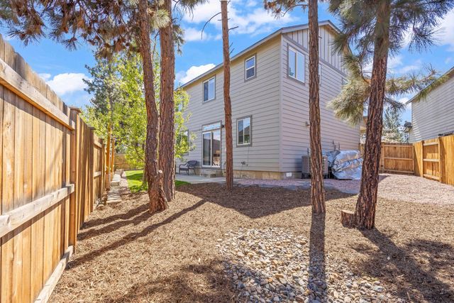 746 N Roundhouse Court, Sisters, OR 97759