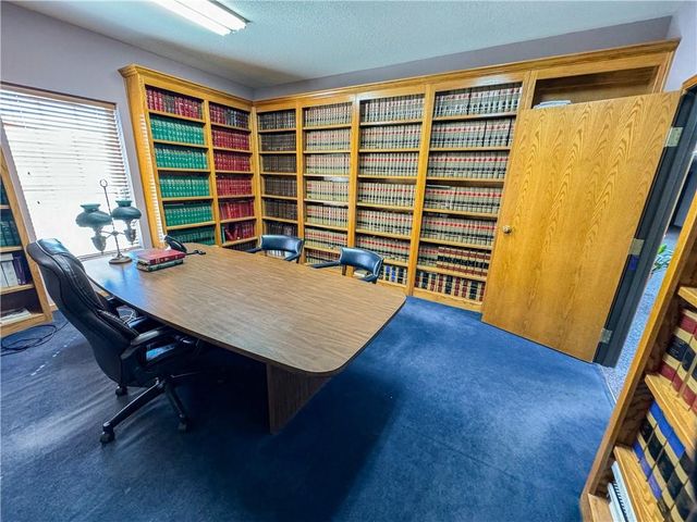 401 W Foxwood Drive, Raymore, MO 64083