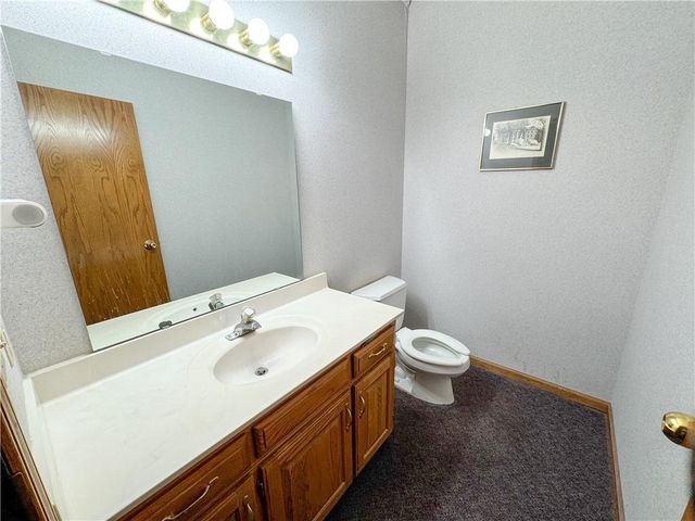 401 W Foxwood Drive, Raymore, MO 64083