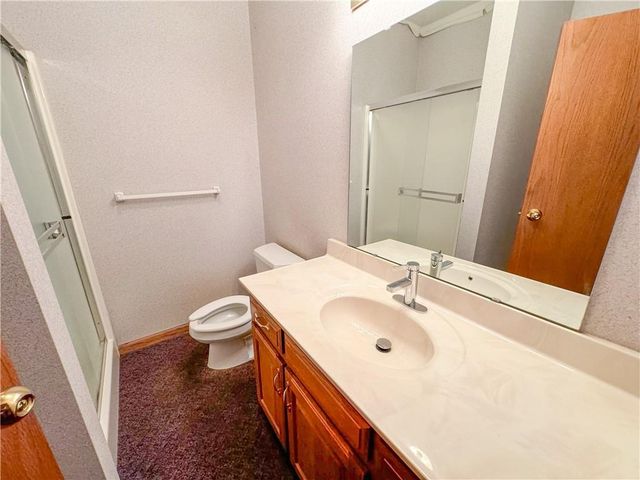 401 W Foxwood Drive, Raymore, MO 64083