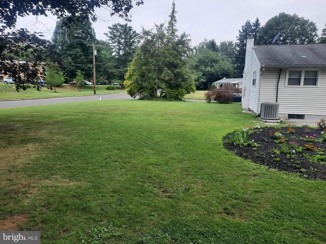 677 CLIFFORD ST, Warminster, PA 18974