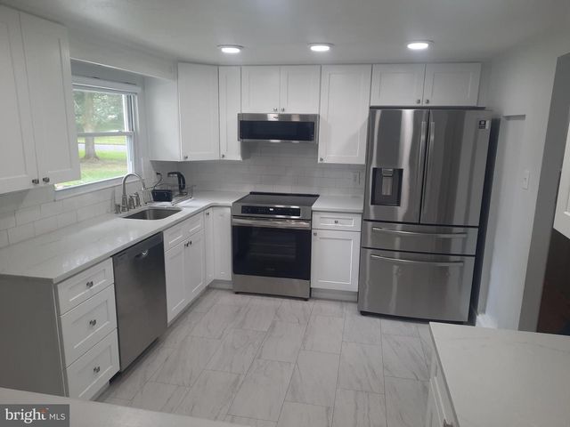 677 CLIFFORD ST, Warminster, PA 18974