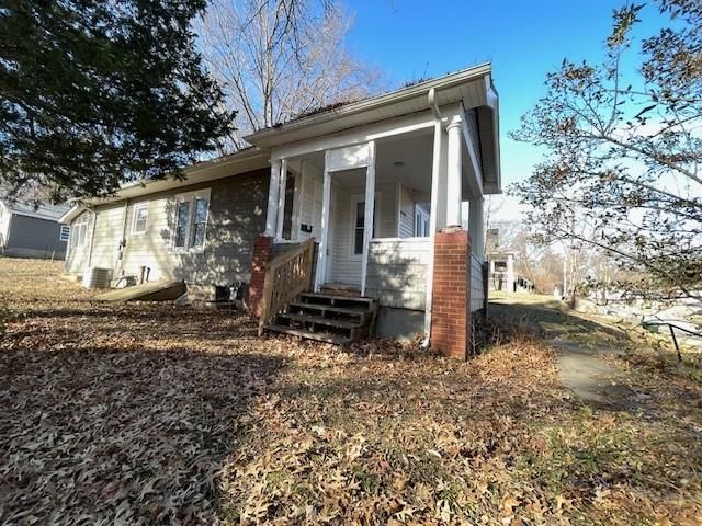 1418 6TH Avenue, Leavenworth, KS 66048