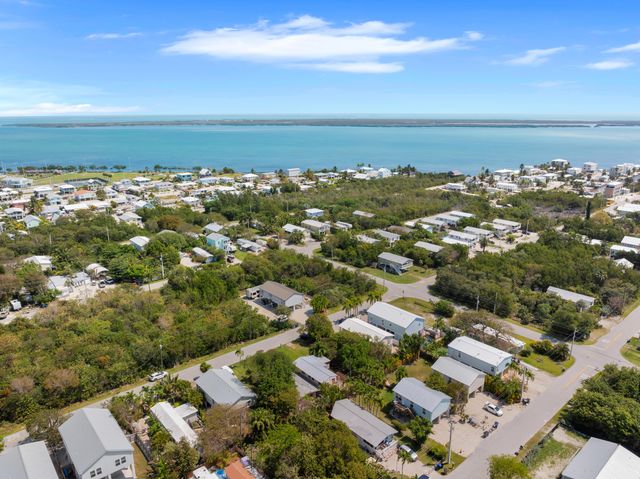 31052 Avenue H, Big Pine Key, FL 33043