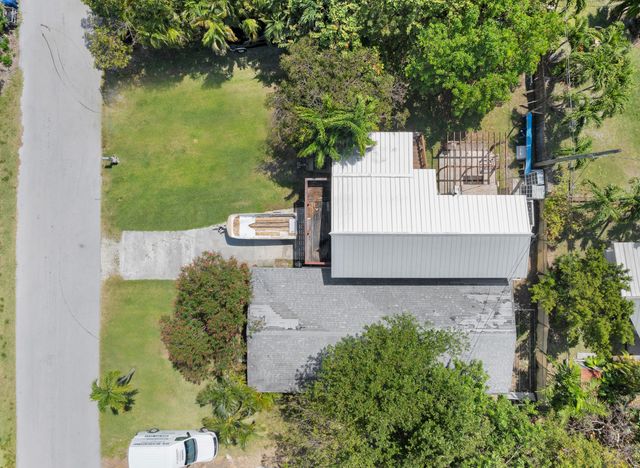 31052 Avenue H, Big Pine Key, FL 33043