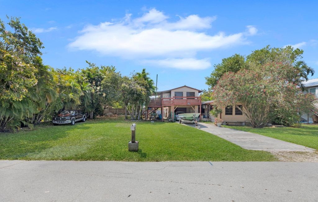31052 Avenue H, Big Pine Key, FL 33043