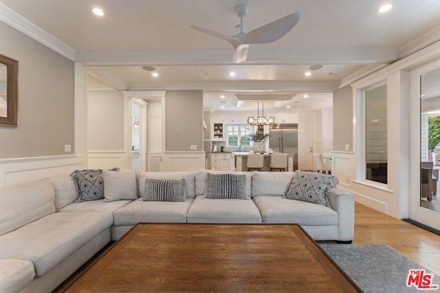 5523 Longridge Avenue, Sherman Oaks, CA 91401
