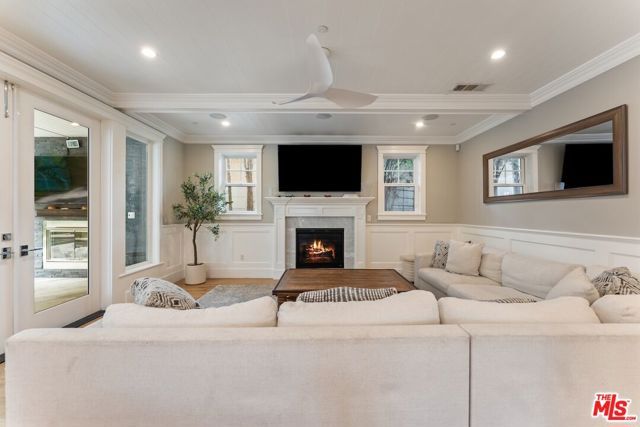 5523 Longridge Avenue, Sherman Oaks, CA 91401
