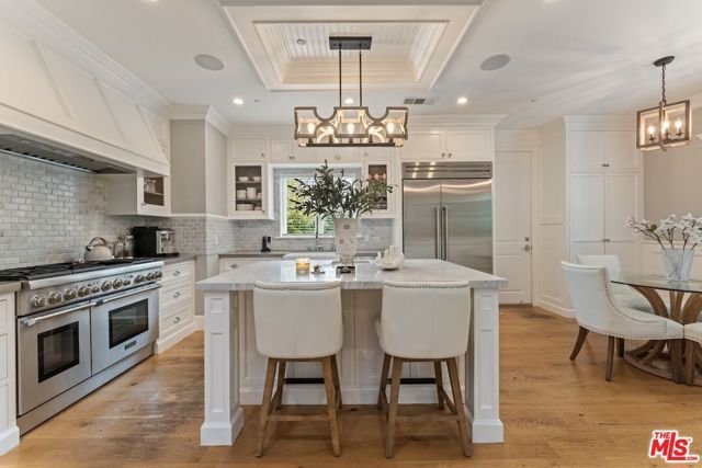 5523 Longridge Avenue, Sherman Oaks, CA 91401