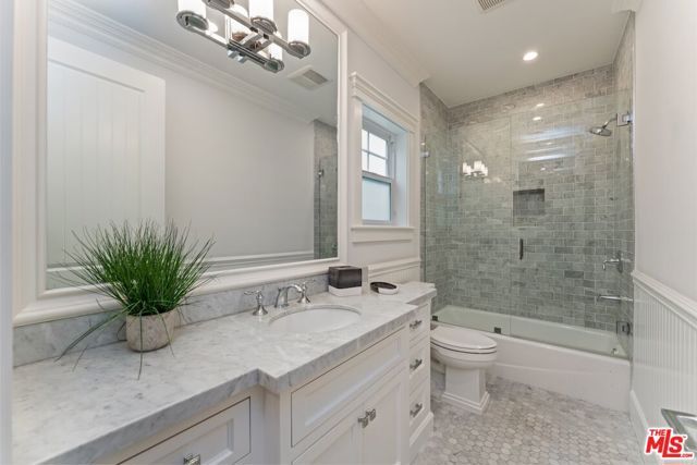 5523 Longridge Avenue, Sherman Oaks, CA 91401