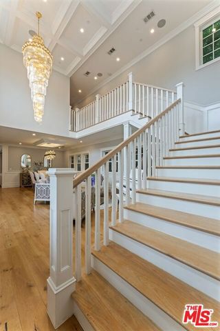 5523 Longridge Avenue, Sherman Oaks, CA 91401