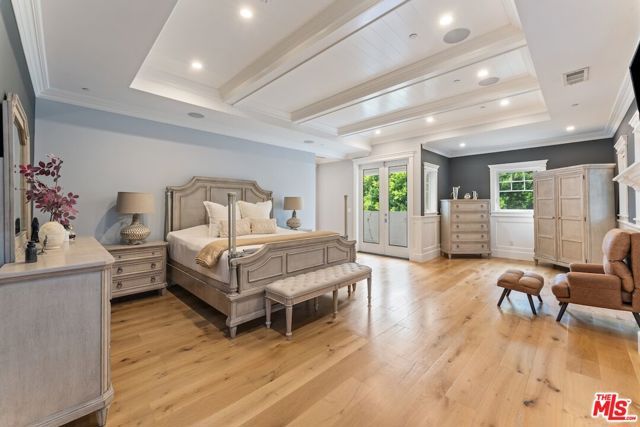 5523 Longridge Avenue, Sherman Oaks, CA 91401