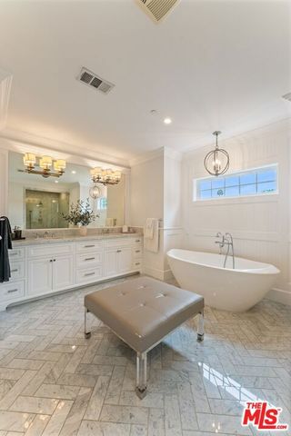 5523 Longridge Avenue, Sherman Oaks, CA 91401
