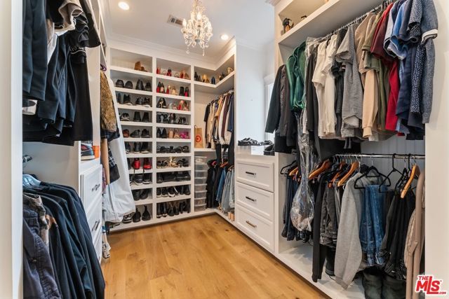 5523 Longridge Avenue, Sherman Oaks, CA 91401
