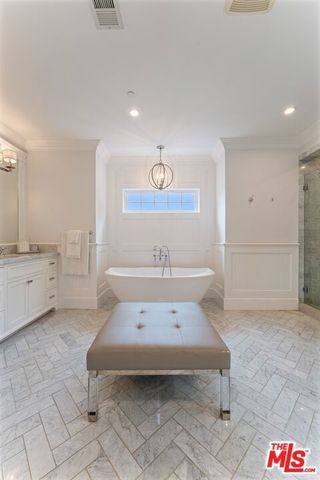 5523 Longridge Avenue, Sherman Oaks, CA 91401