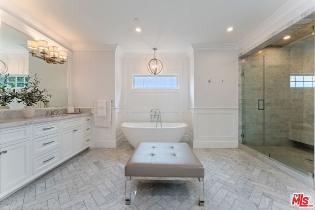 5523 Longridge Avenue, Sherman Oaks, CA 91401
