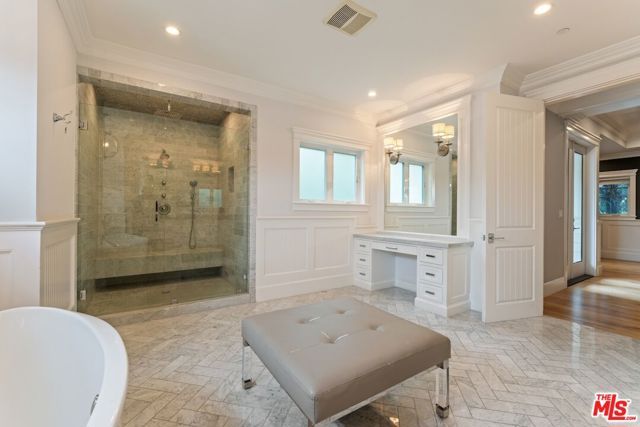 5523 Longridge Avenue, Sherman Oaks, CA 91401