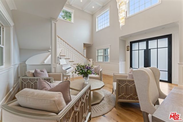 5523 Longridge Avenue, Sherman Oaks, CA 91401