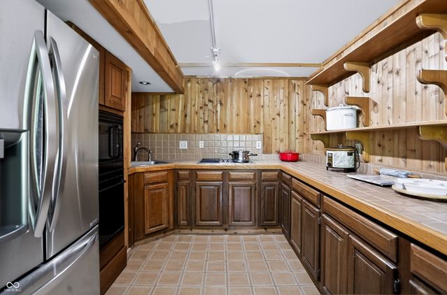 8315 Eagle Crest Lane, Indianapolis, IN 46234