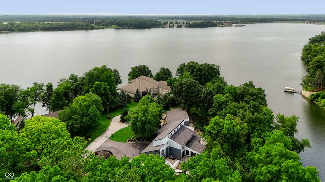 8315 Eagle Crest Lane, Indianapolis, IN 46234