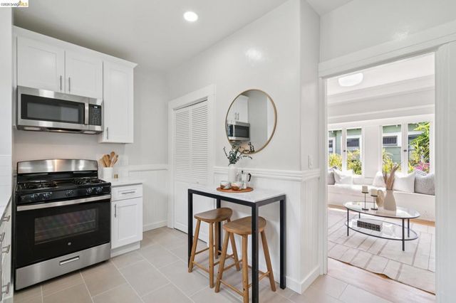 3781 Manila Ave, Oakland, CA 94609